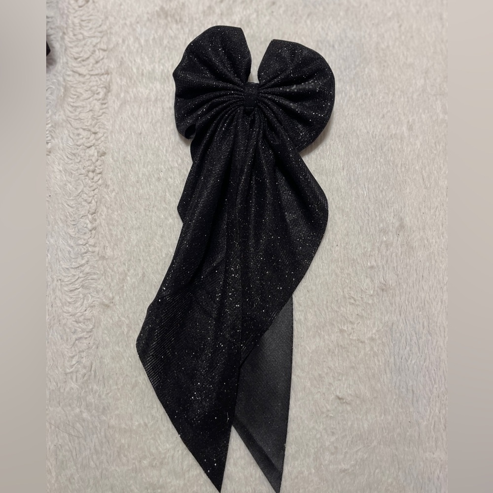 Medium/Large glitter bows!